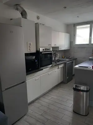 Cuisine ou kitchenette dans l'établissement Maison à louer week-end des 24h