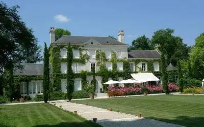 Jardin de l'établissement L' HERISSAUDIERE-GRAND GITE