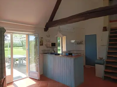 Cuisine ou kitchenette dans l'établissement L' HERISSAUDIERE-GRAND GITE