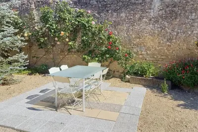 Jardin de l'établissement Gîte Maison Anjou 14 personnes Logis de la Porte Saint Jean