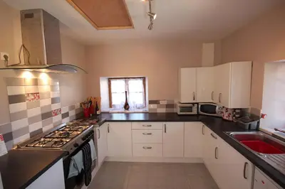 Cuisine ou kitchenette dans l'établissement Amazing renovated Loire Valley gite