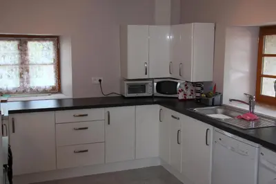 Cuisine ou kitchenette dans l'établissement Amazing renovated Loire Valley gite
