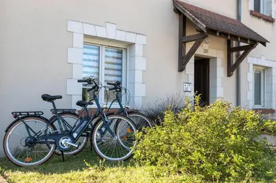 Vélo sur le terrain de l'établissement L'appart Gervaisien ou dans les environs