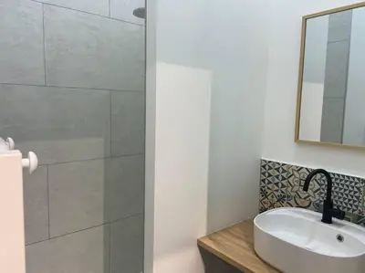 Salle de bains dans l'établissement Les prunelles maison de village de 4 à 8 personnes