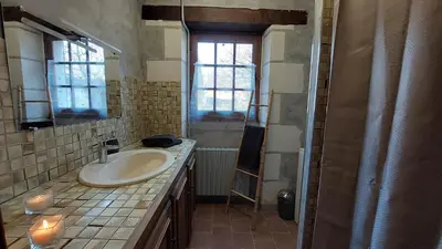 Salle de bains dans l'établissement Gîte Galadriel - Charme et Nature