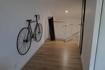 Vélo sur le terrain de l'établissement Balcon sur Loire ou dans les environs
