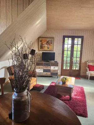 Télévision ou salle de divertissement dans l'établissement Etage maison, accès indépendant
