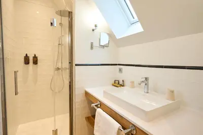 Salle de bains dans l'établissement Domaine de la Commanderie de Ballan