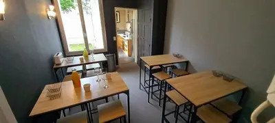 Restaurant ou autre lieu de restauration dans l'établissement Villa Maignan 15 couchages 24h Le Mans
