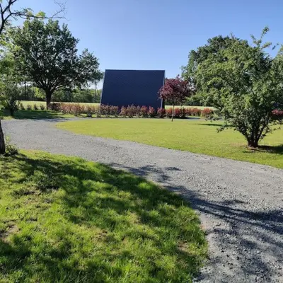 Jardin de l'établissement Tipi Apache des monteaux