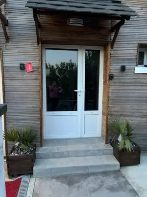 Façade ou entrée de l'établissement 24 heures du Mans