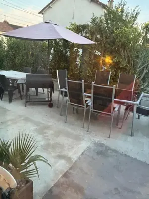 Terrasse ou espace extérieur de l'établissement 24 heures du Mans