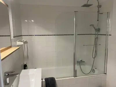 Salle de bains dans l'établissement Le Castel de Bréhémont
