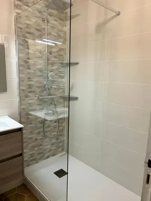 Salle de bains dans l'établissement Appartement une chambre proche centre ville et transports