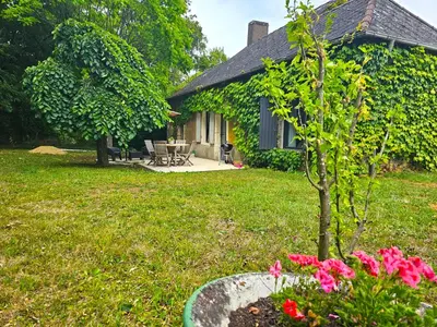 Jardin de l'établissement La Crocherie : Gîte des Elfes - Free Wifi & Smart TV