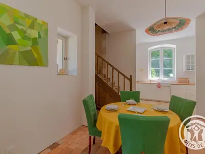 Coin salon dans l'établissement Gîte confortable au cœur du Maine-et-Loire, animaux admis - FR-1-622-58