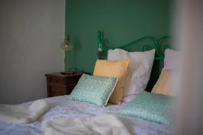 Un ou plusieurs lits dans un hébergement de l'établissement The Vintage Bed and Broc'