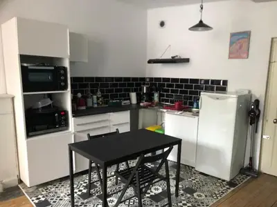 Cuisine ou kitchenette dans l'établissement L'appart' du fil