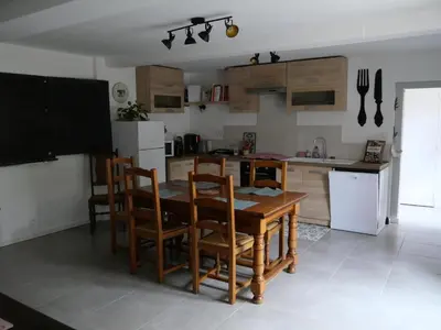 Cuisine ou kitchenette dans l'établissement L'école Buissonnière