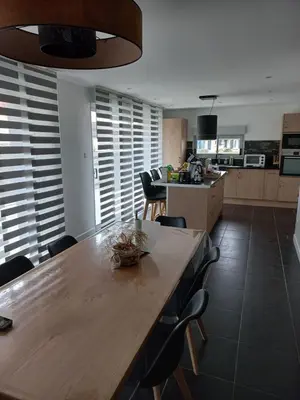 Cuisine ou kitchenette dans l'établissement Magnifique maison à 5 mns du circuit des 24h à pieds