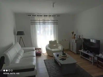 Télévision ou salle de divertissement dans l'établissement Leroi