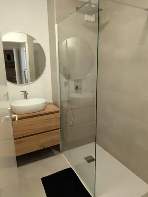Salle de bains dans l'établissement Appartement T3 - Relax aux portes des 24h du Mans