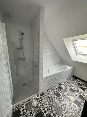 Salle de bains dans l'établissement Chambres 24h du Mans