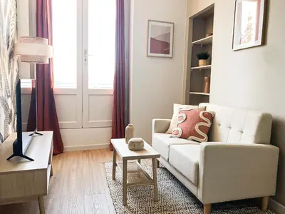 Coin salon dans l'établissement Le provençal - Beau T2 centre ville - Gare - Tram