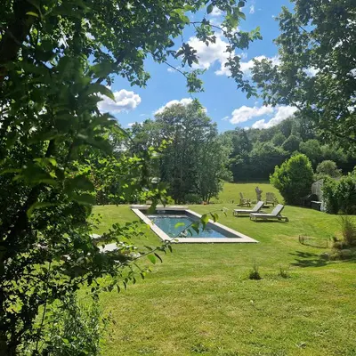Piscine de l'établissement Le gite de Montplaisir ou située à proximité