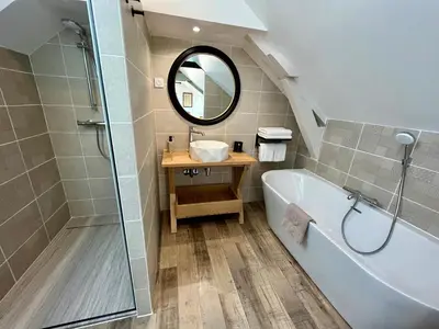 Salle de bains dans l'établissement Cave Auger La Maison d'Hôtes