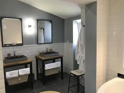 Salle de bains dans l'établissement Domaine du haut vernay