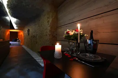 Coin salon dans l'établissement OMIRA - Nuits d'exception & spa