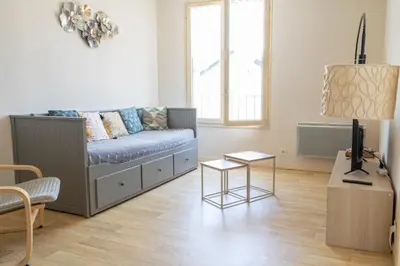 Coin salon dans l'établissement Charmant appartement - 5 mn Zoo de Beauval 4p
