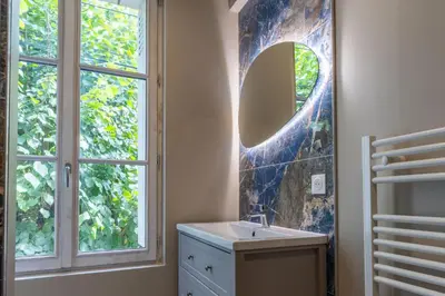 Salle de bains dans l'établissement L'Agate Bleue