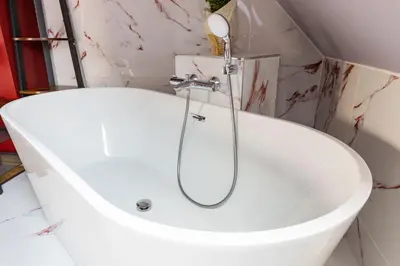 Salle de bains dans l'établissement La Suite Rubis
