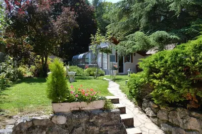 Jardin de l'établissement Gïte Chantemerle