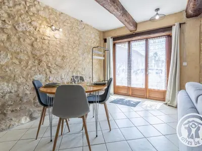 Plan de l'établissement Gîte charmant en tuffeau près de Saumur avec terrasse, poêle à bois et grandes commodités - FR-1-622-64