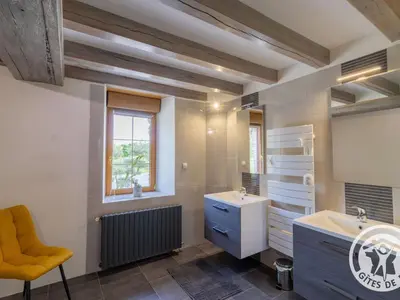 Cuisine ou kitchenette dans l'établissement Gîte familial avec piscine privée, proche d'Angers et du Zoo de La Flèche - FR-1-622-65