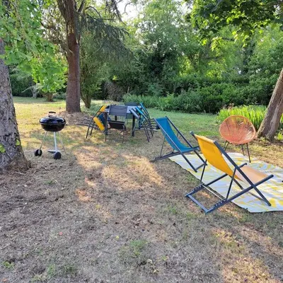 Jardin de l'établissement L'Atelier Gîte-Loft 6/8 pers