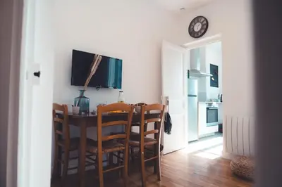 Cuisine ou kitchenette dans l'établissement Le Gamay Appartement 6 personnes
