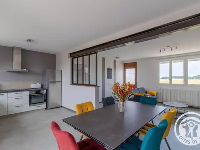 Cuisine ou kitchenette dans l'établissement Gîte rénové 2023 avec terrasse, proche Zoo de La Flèche, idéal motards, 6 pers, wifi, parking sécurisé - FR-1-622-60