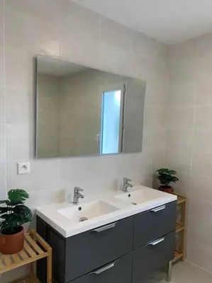 Salle de bains dans l'établissement Charmante Villa