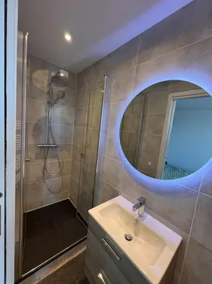 Salle de bains dans l'établissement Appartement T2 proche des prébendes