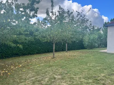 Jardin de l'établissement La rocaille 3 chambres doubles