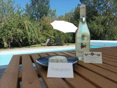 Piscine de l'établissement Longère avec piscine ou située à proximité