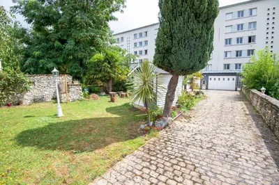 Jardin de l'établissement Le Stalingrad - Saint-Pierre-des-Corps