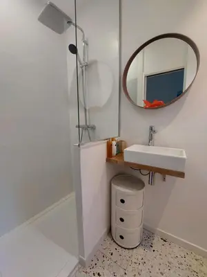 Salle de bains dans l'établissement BULLE DE MIEL
