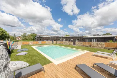 Piscine de l'établissement La Maison du Bois Brûlé 2 - Avec piscine partagée ou située à proximité