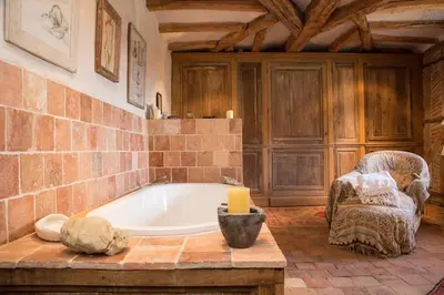 Salle de bains dans l'établissement Gite du Manoir du Plessis- 3km de Villandry