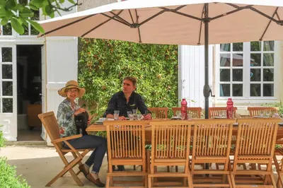 Clients de l'établissement Chambres d'hôtes La Massonnière avec grand jardin - idéal familles, groupes et séjour nature - Sarthe